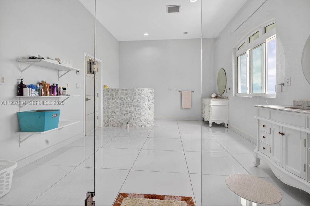 Antigua and Barbuda - Residential