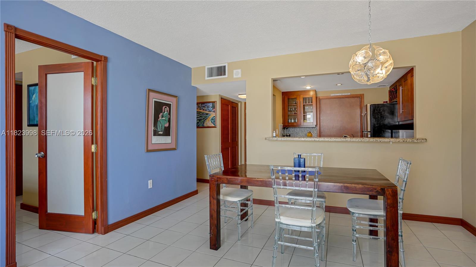 THE PRESIDENTIAL CONDO - Residential