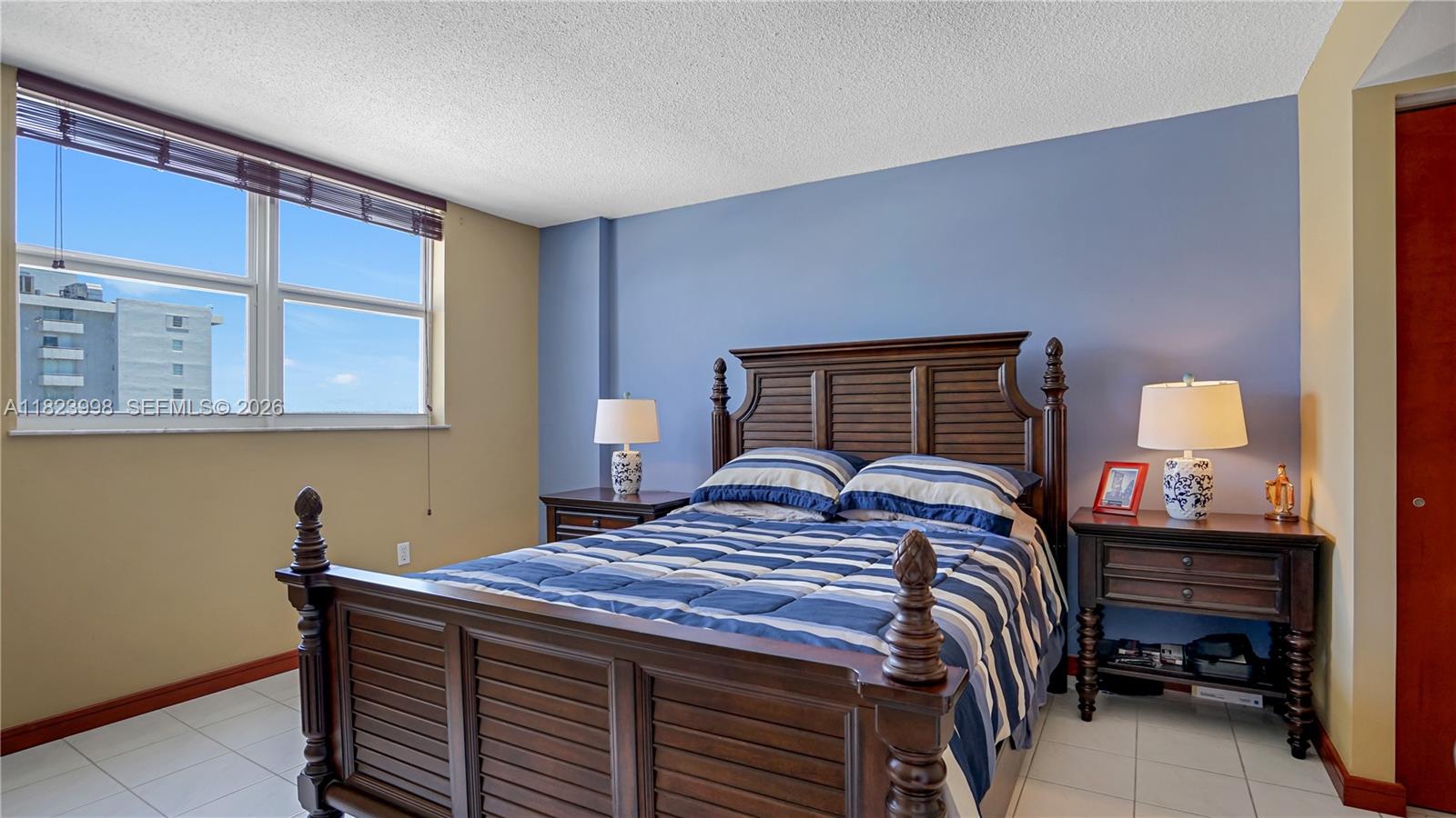 THE PRESIDENTIAL CONDO - Residential