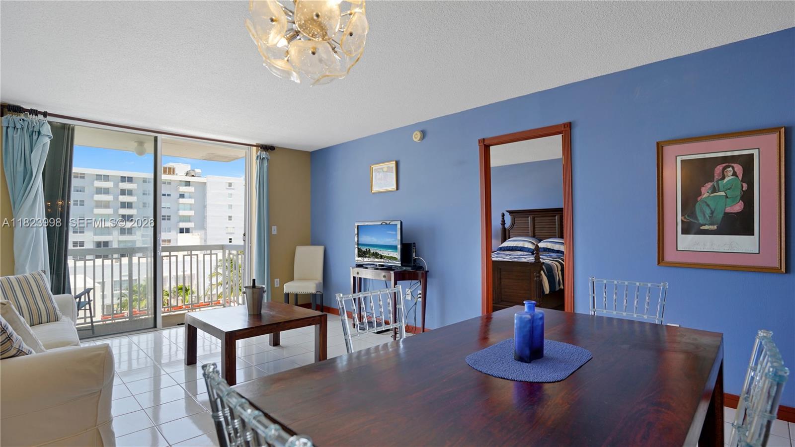 THE PRESIDENTIAL CONDO - Residential