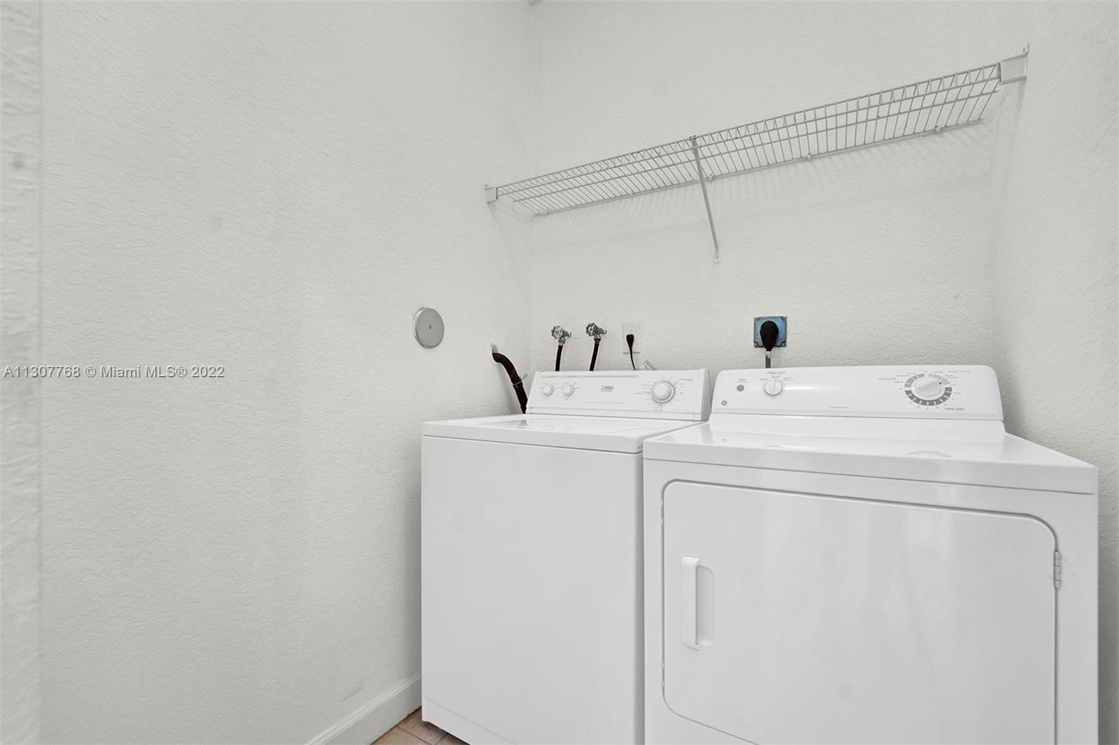 KENDALL BREEZE - Residential