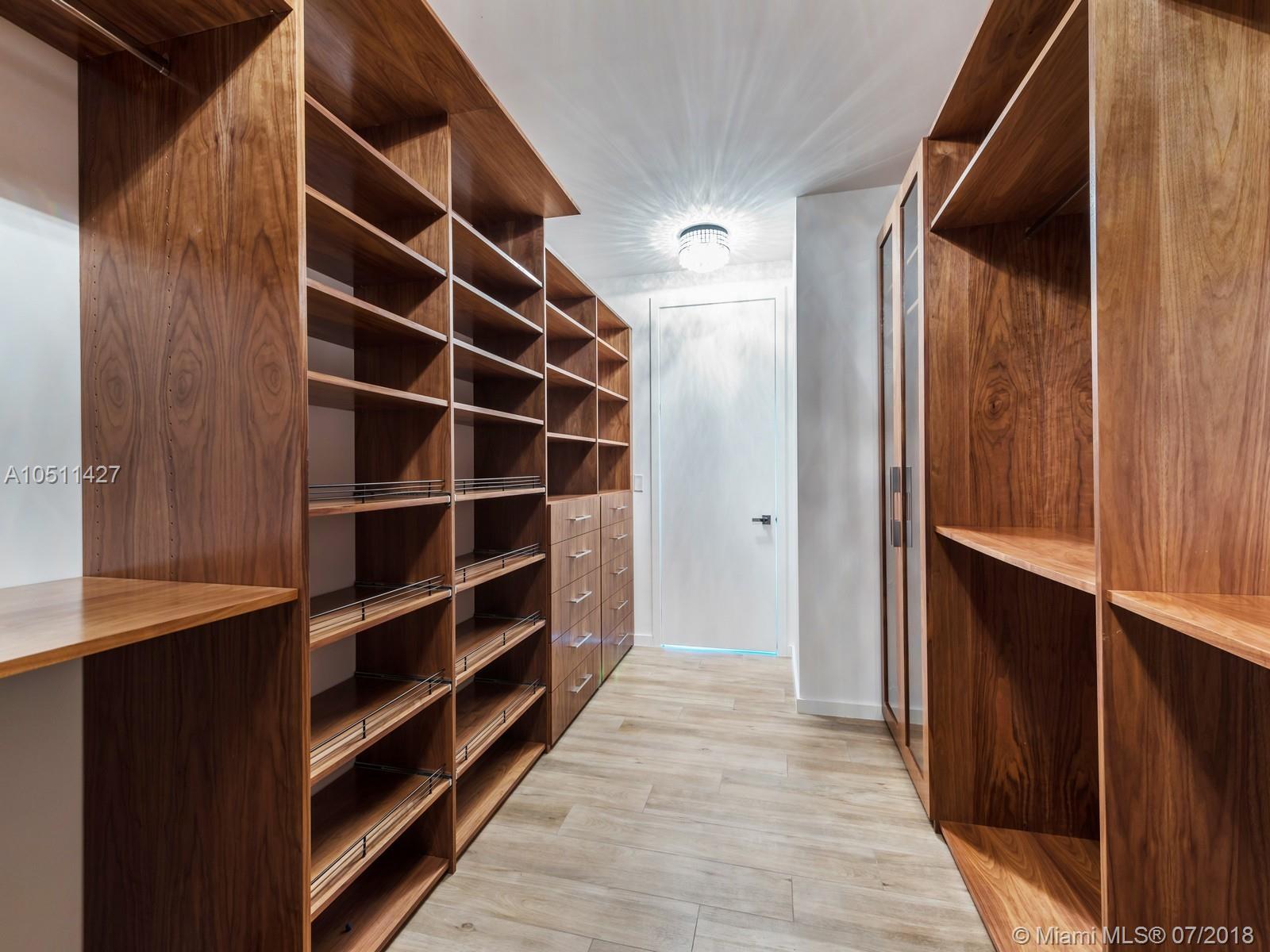 COLLINS HEIGHTS - Residential