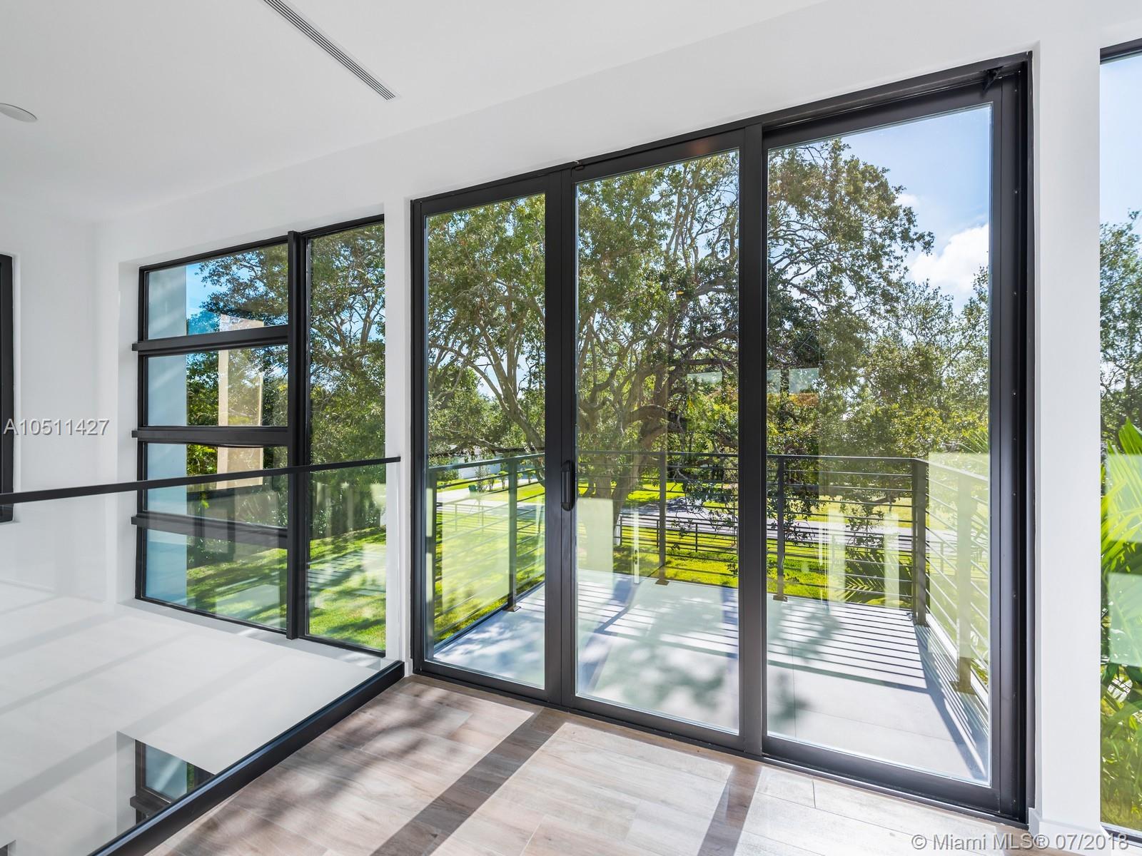 COLLINS HEIGHTS - Residential