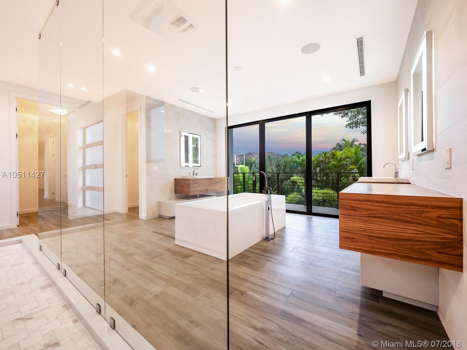 COLLINS HEIGHTS - Residential