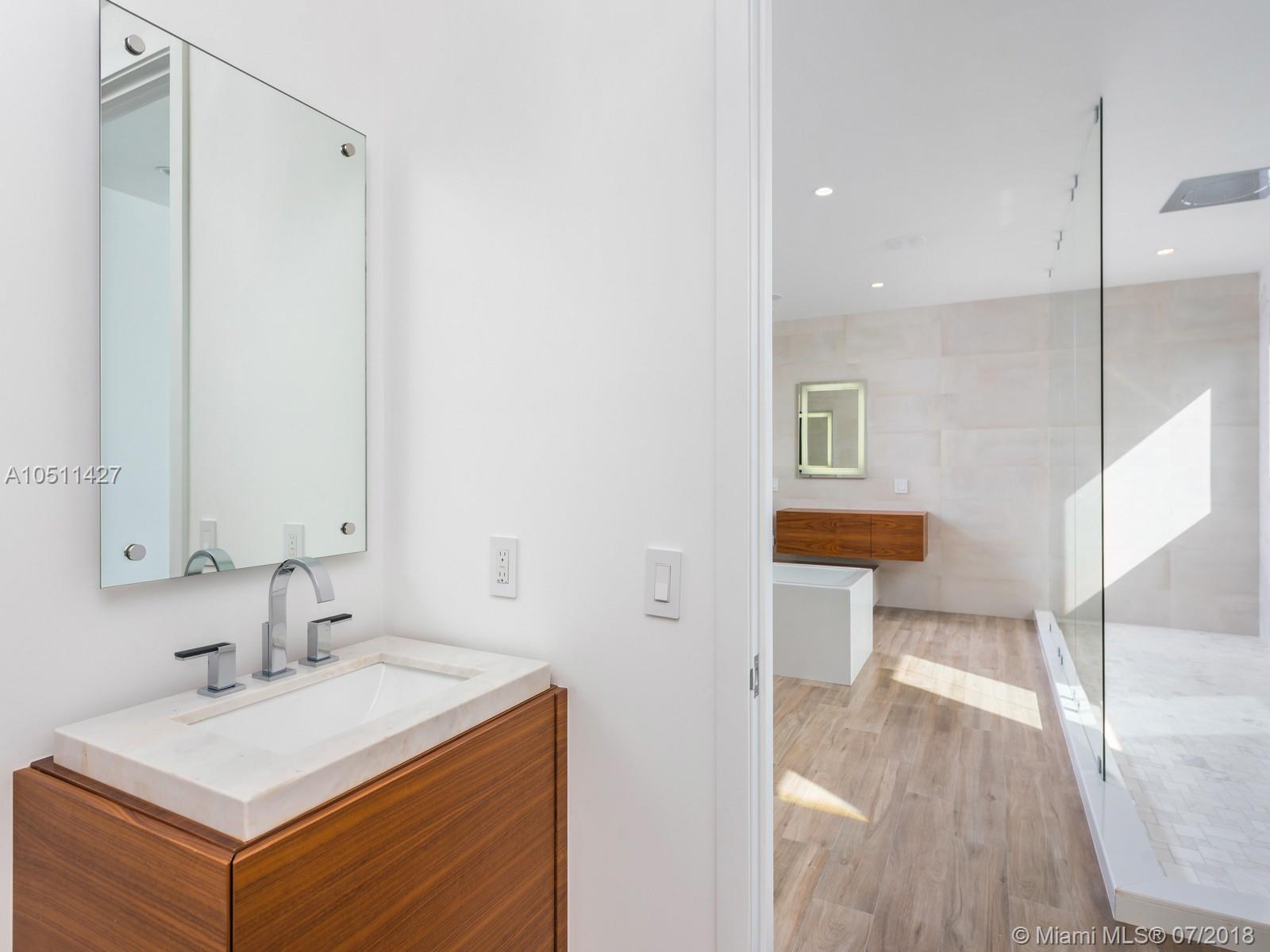 COLLINS HEIGHTS - Residential