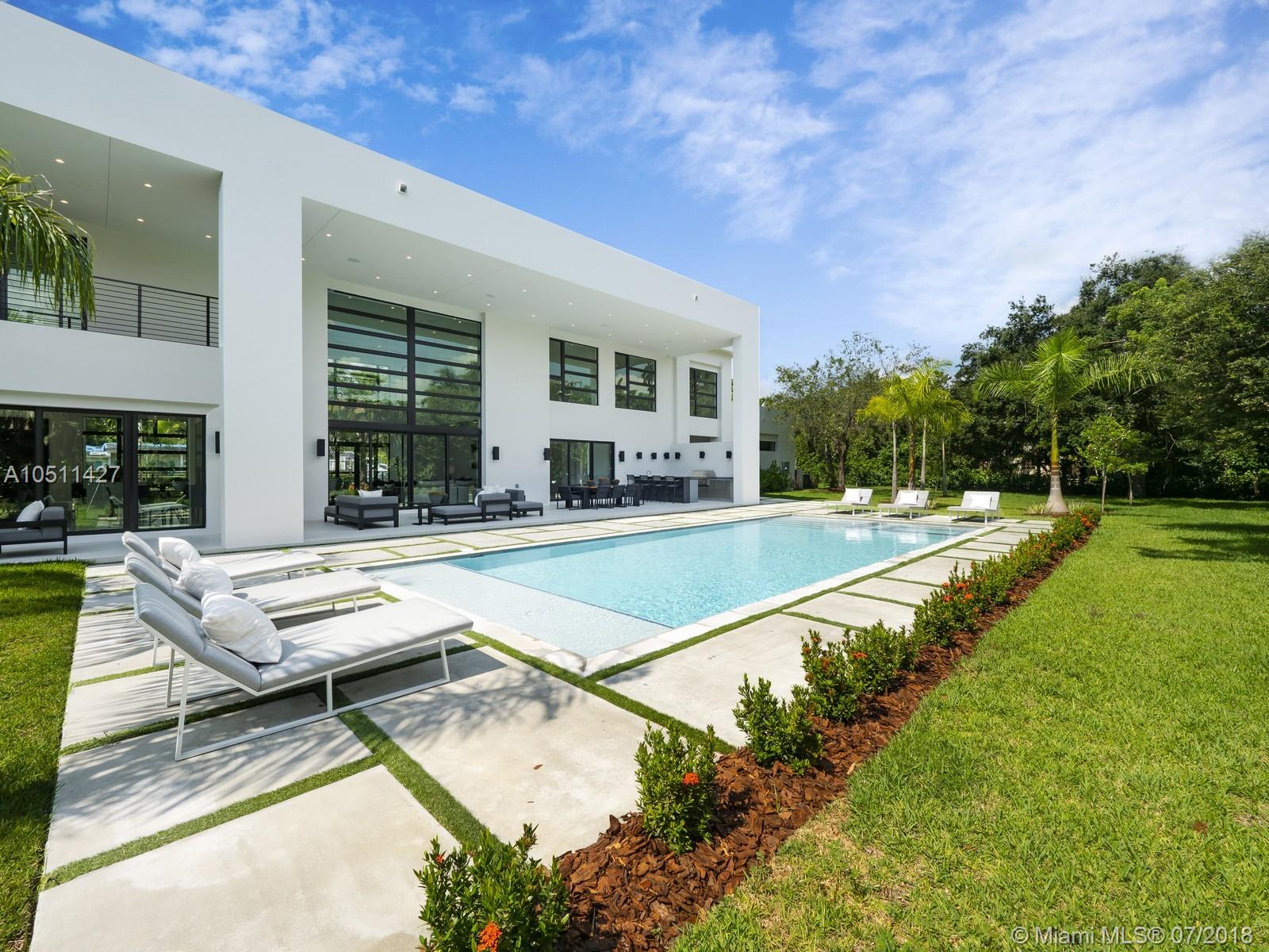 COLLINS HEIGHTS - Residential