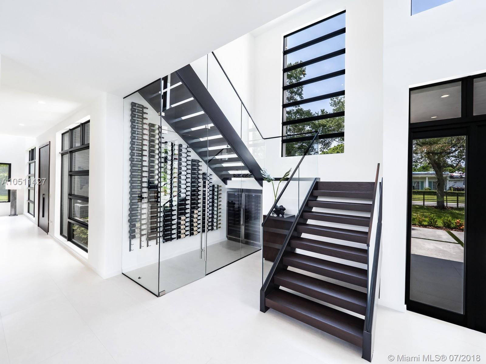 COLLINS HEIGHTS - Residential