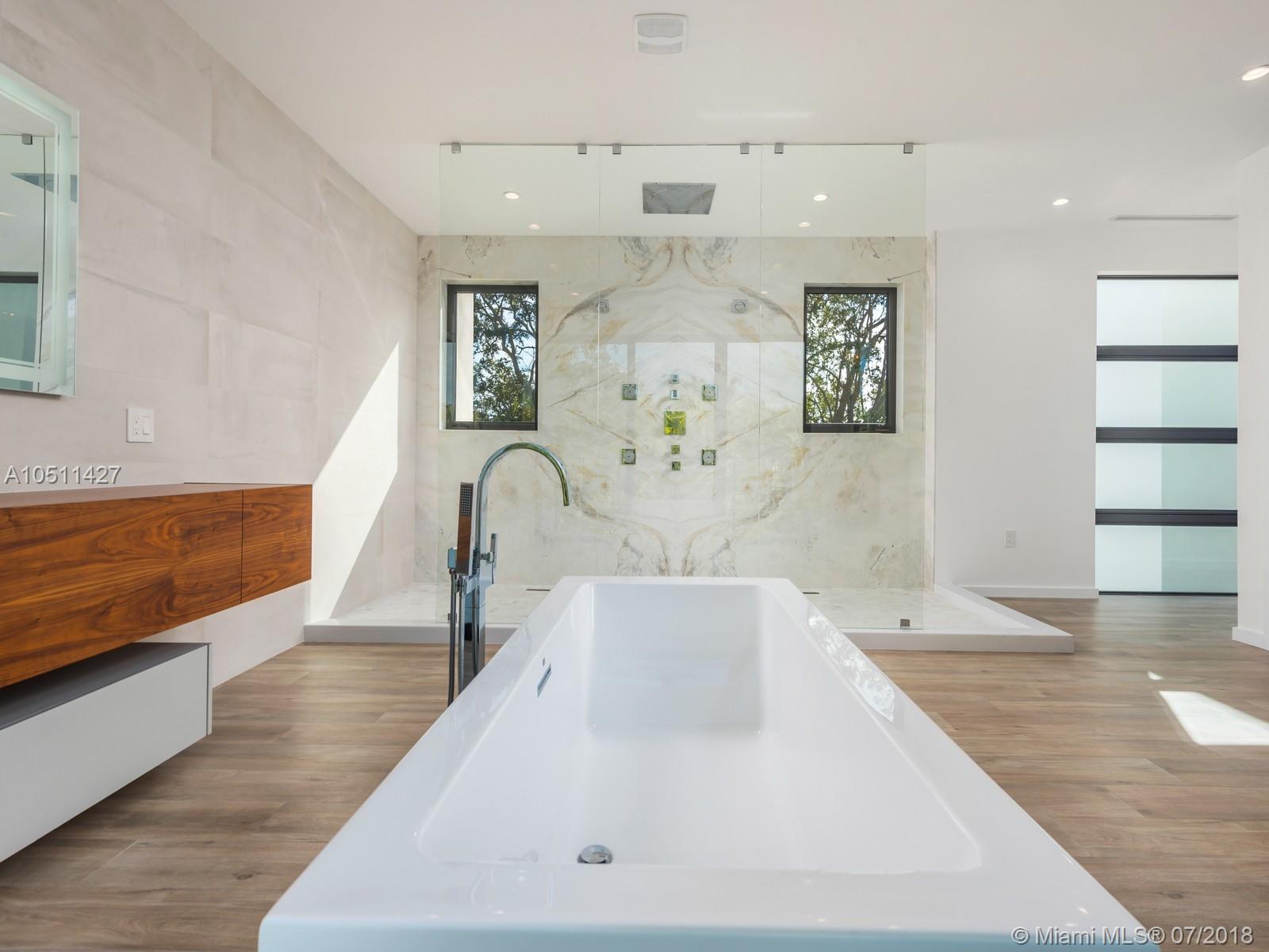 COLLINS HEIGHTS - Residential