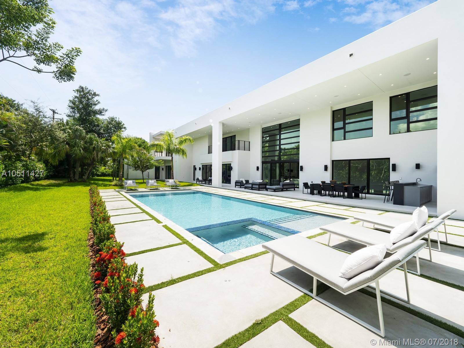 COLLINS HEIGHTS - Residential