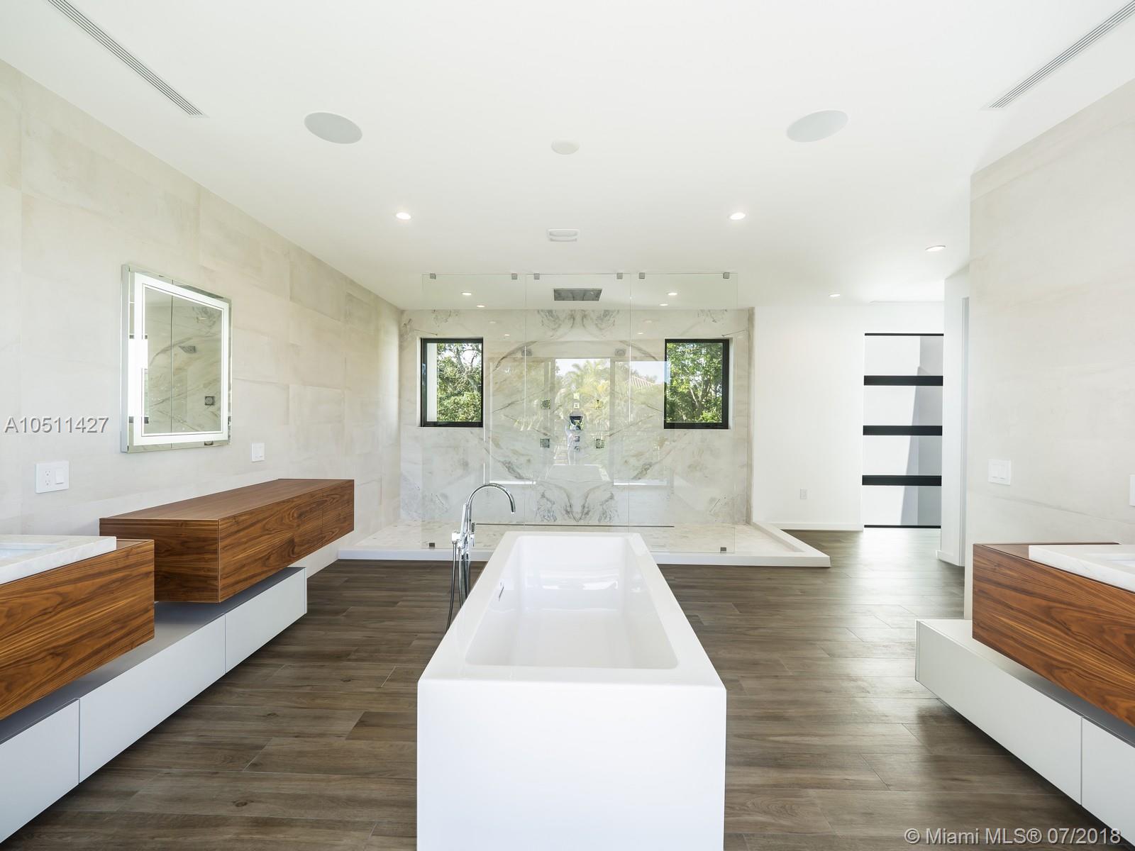 COLLINS HEIGHTS - Residential