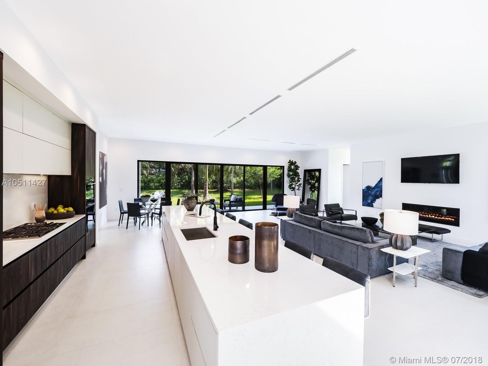 COLLINS HEIGHTS - Residential