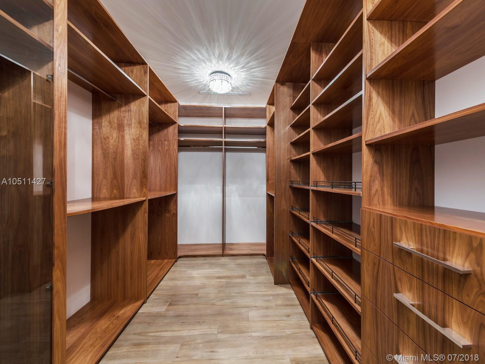 COLLINS HEIGHTS - Residential