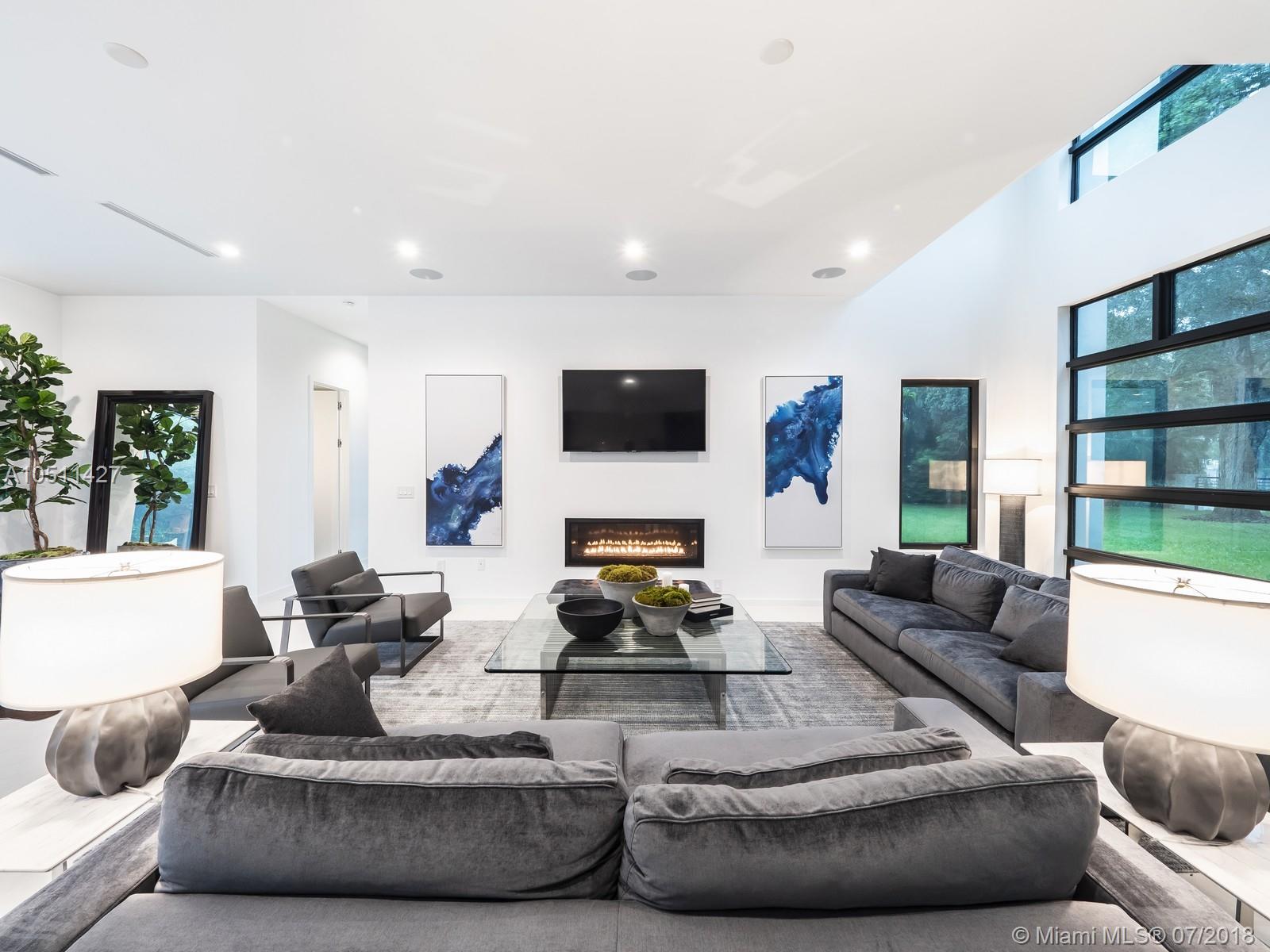 COLLINS HEIGHTS - Residential