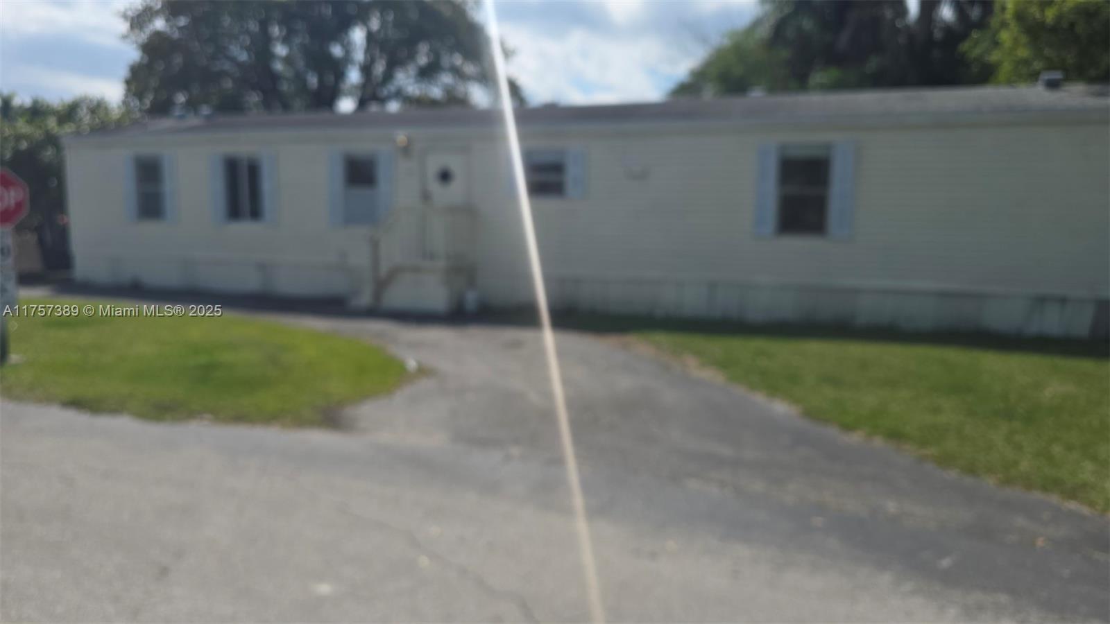 35250 Sw 177th Ct 16, Homestead, Miami-Dade County, Florida - 3 Bedrooms  
2 Bathrooms - 