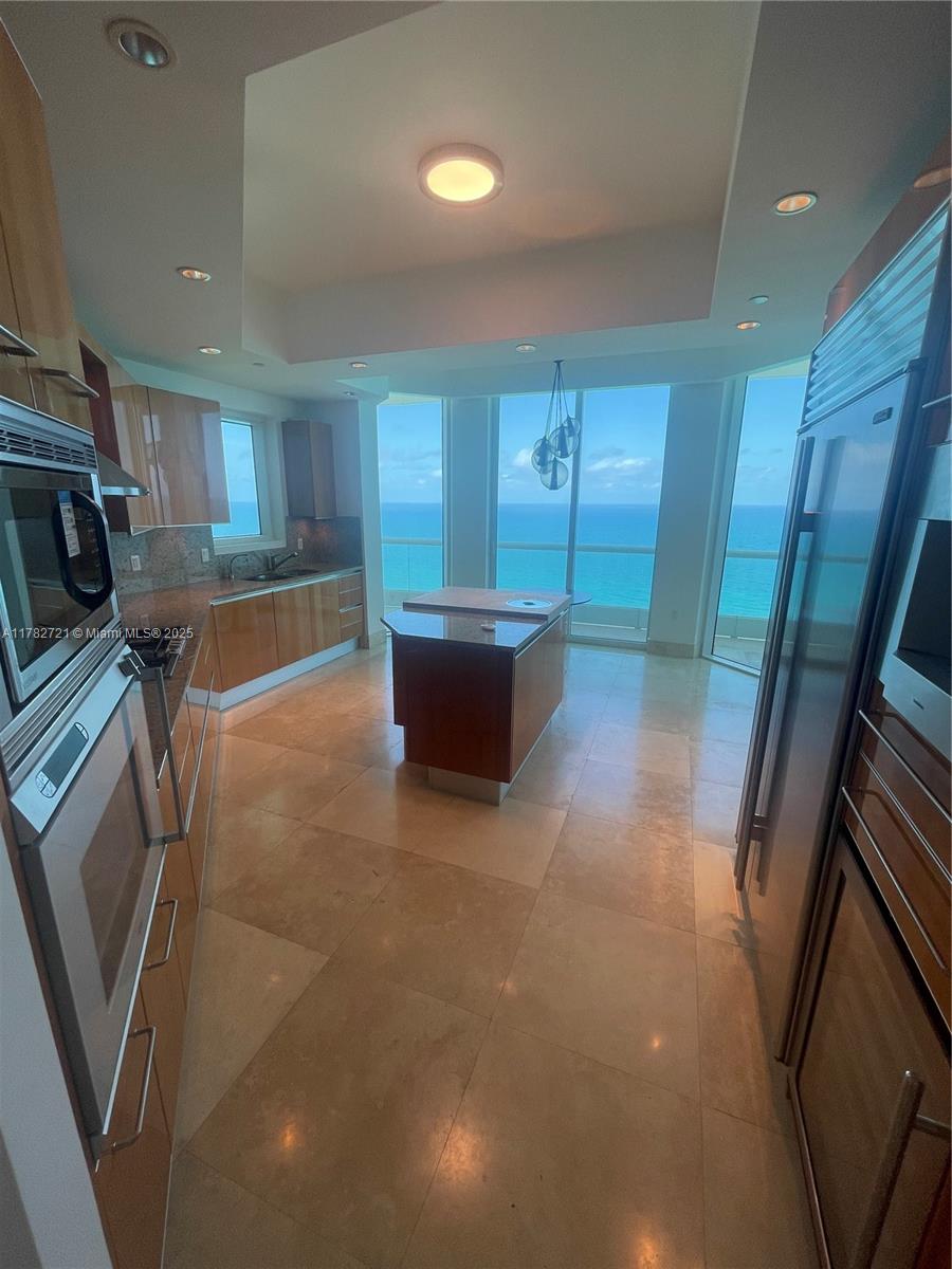 TURNBERRY OCEAN COLONY SOU - Residential Lease