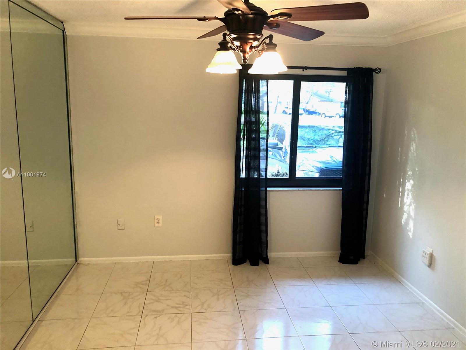 EAST LAKE TOWNHOMES PER D - Residential Lease