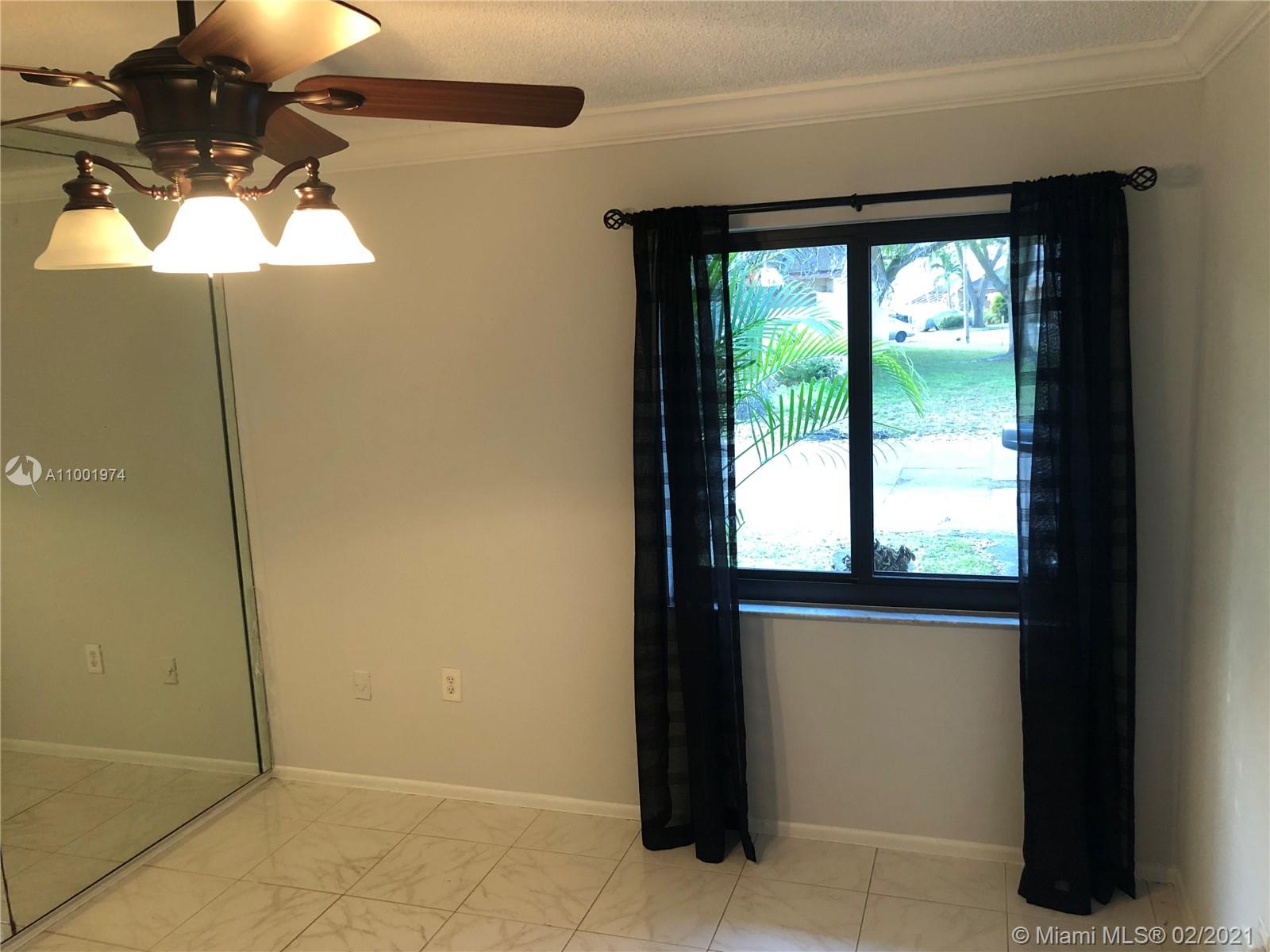 EAST LAKE TOWNHOMES PER D - Residential Lease