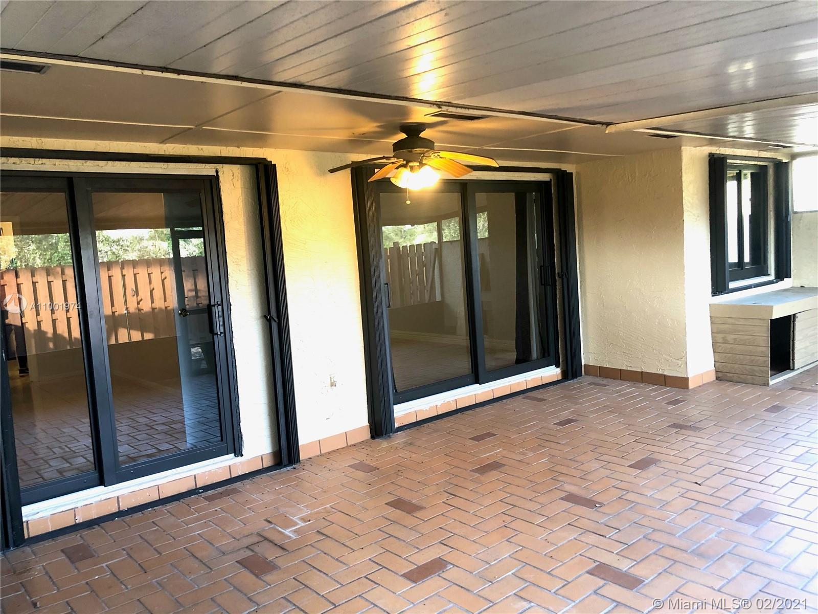 EAST LAKE TOWNHOMES PER D - Residential Lease