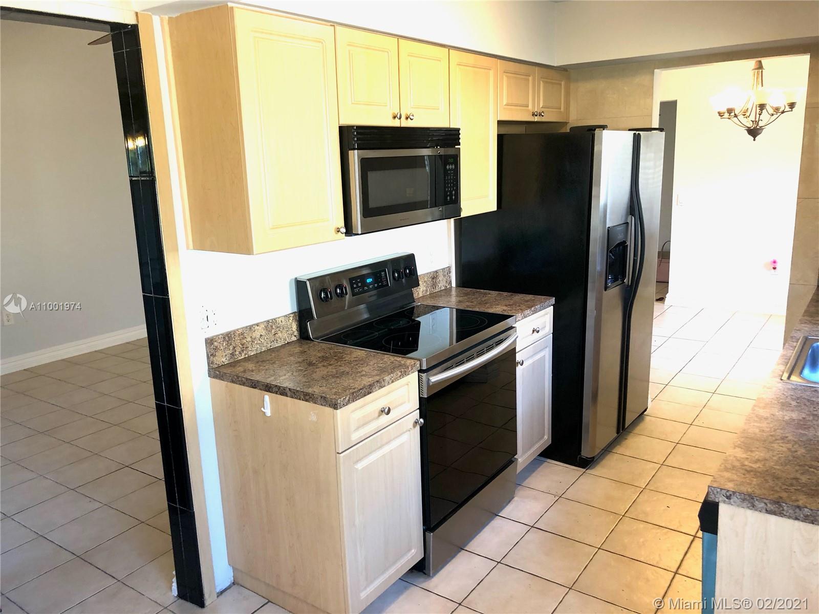 EAST LAKE TOWNHOMES PER D - Residential Lease