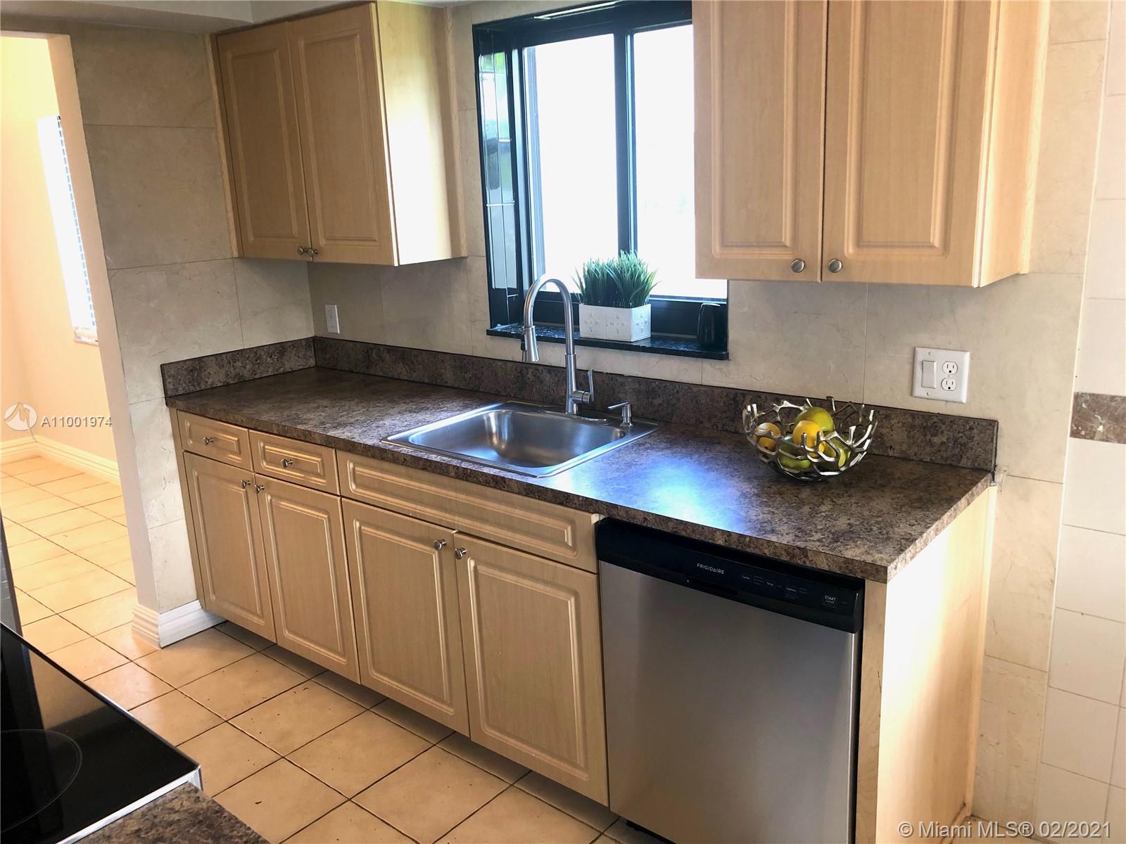 EAST LAKE TOWNHOMES PER D - Residential Lease