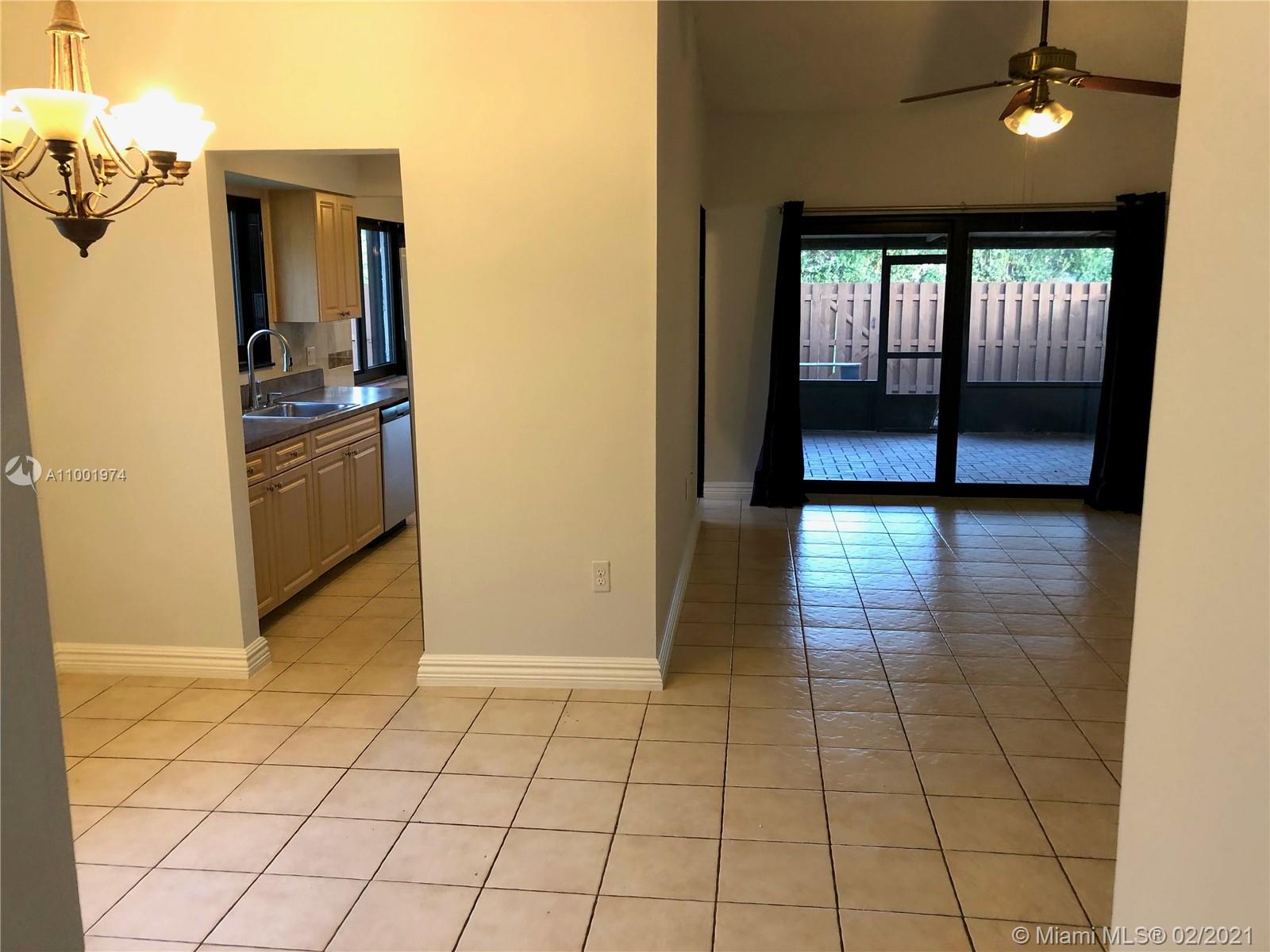 EAST LAKE TOWNHOMES PER D - Residential Lease