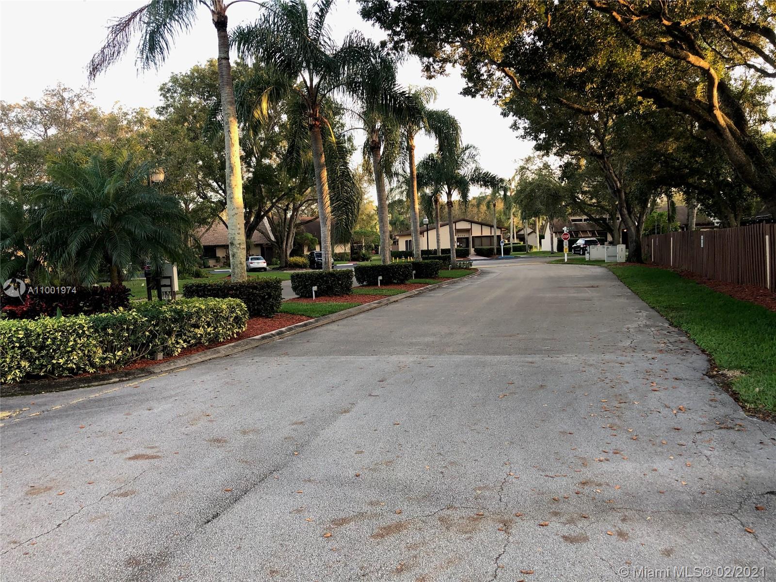 EAST LAKE TOWNHOMES PER D - Residential Lease