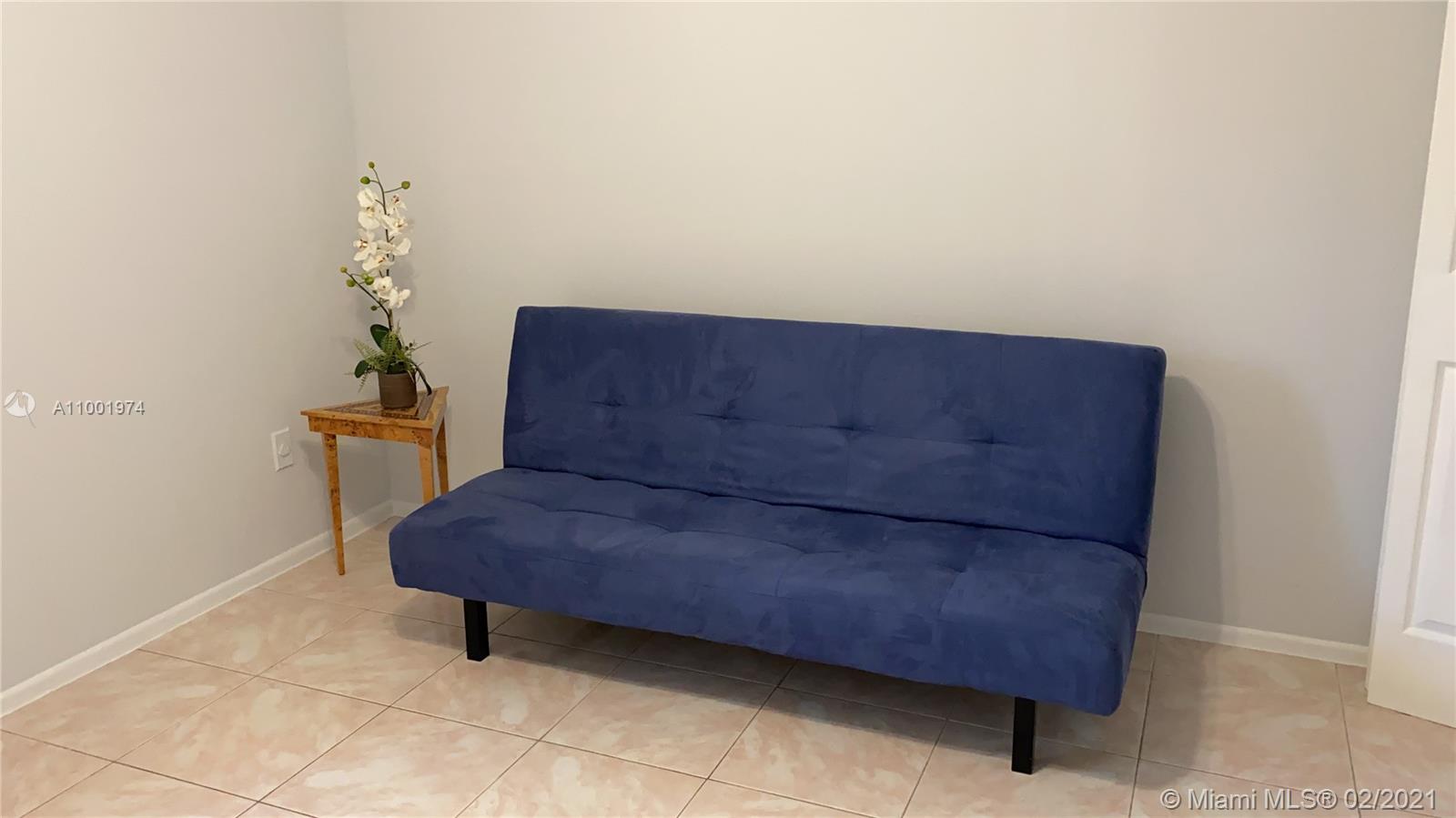 EAST LAKE TOWNHOMES PER D - Residential Lease