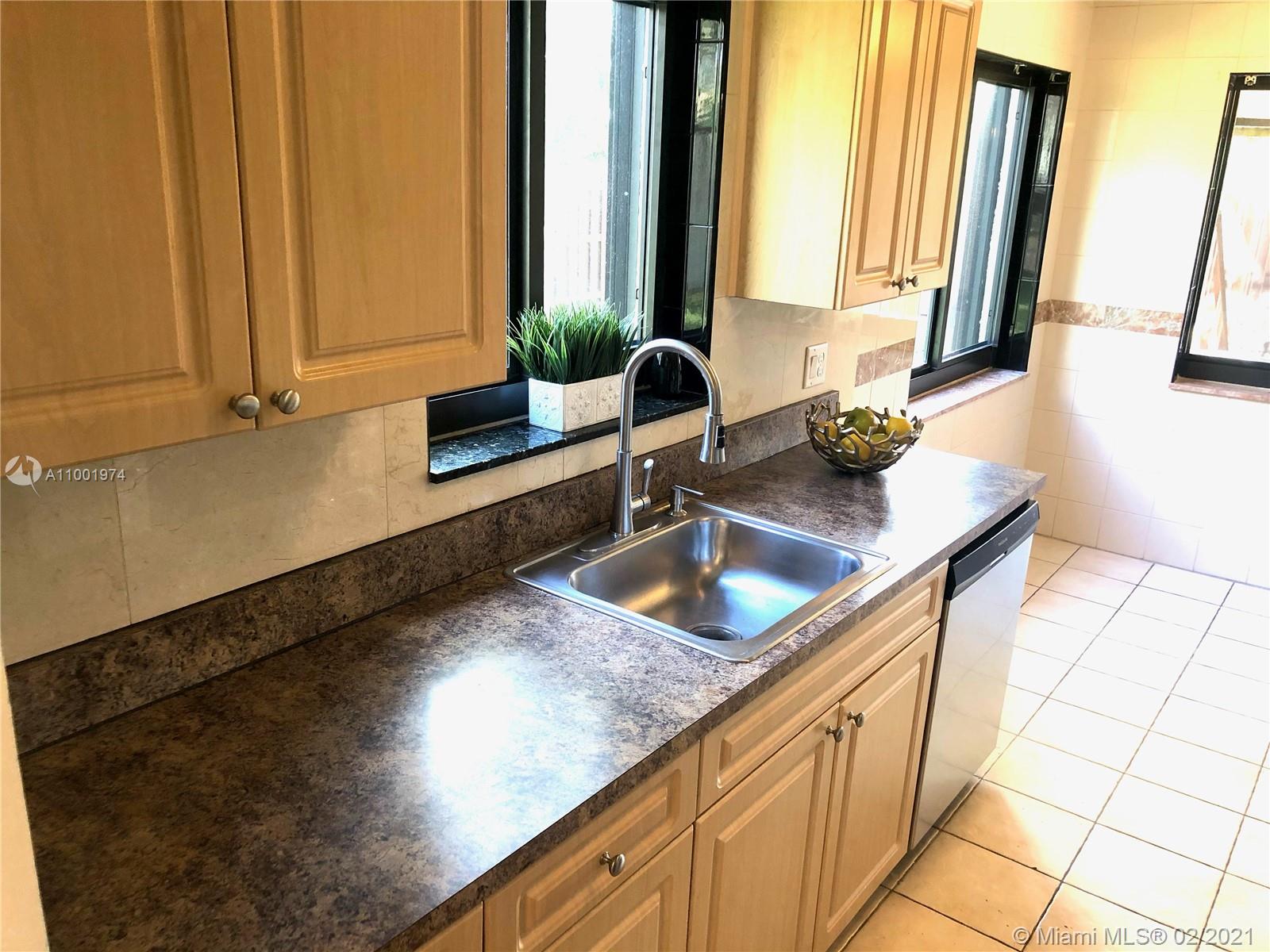 EAST LAKE TOWNHOMES PER D - Residential Lease