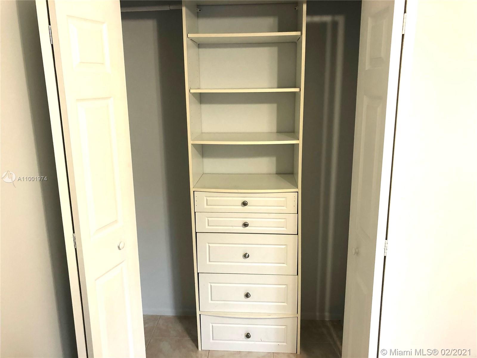 EAST LAKE TOWNHOMES PER D - Residential Lease