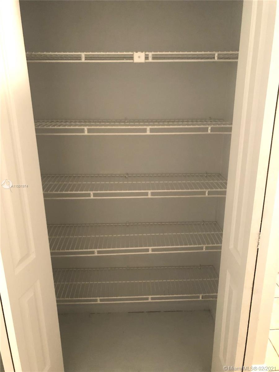 EAST LAKE TOWNHOMES PER D - Residential Lease