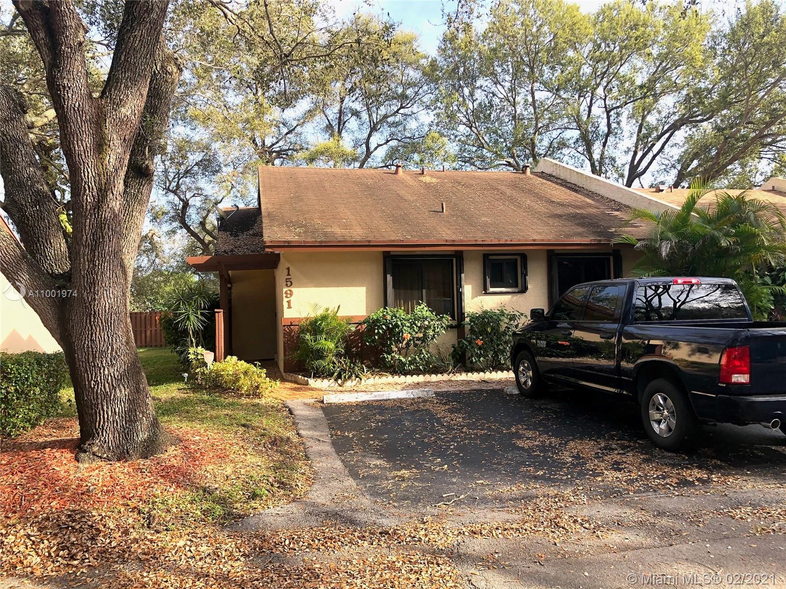 EAST LAKE TOWNHOMES PER D - Residential Lease