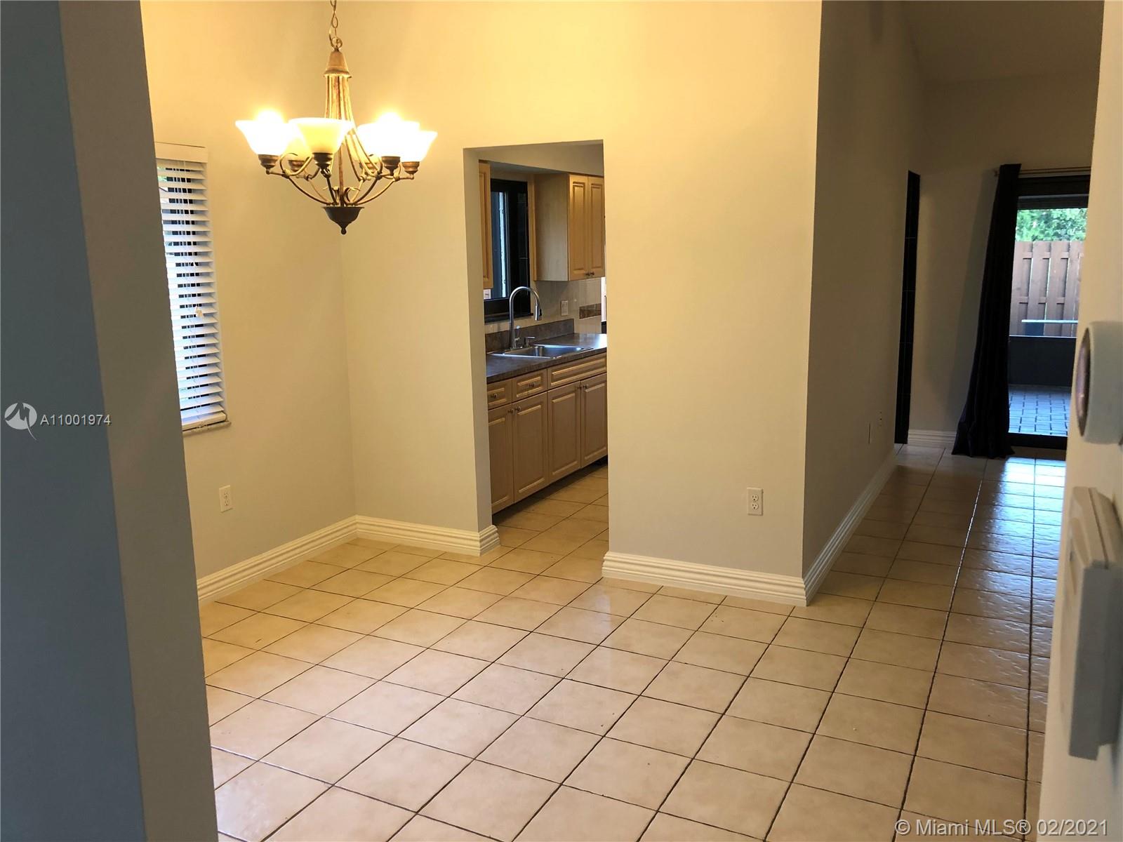 EAST LAKE TOWNHOMES PER D - Residential Lease