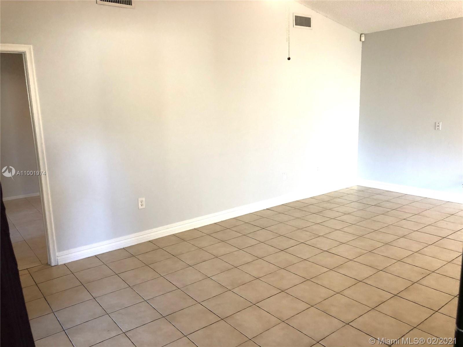 EAST LAKE TOWNHOMES PER D - Residential Lease