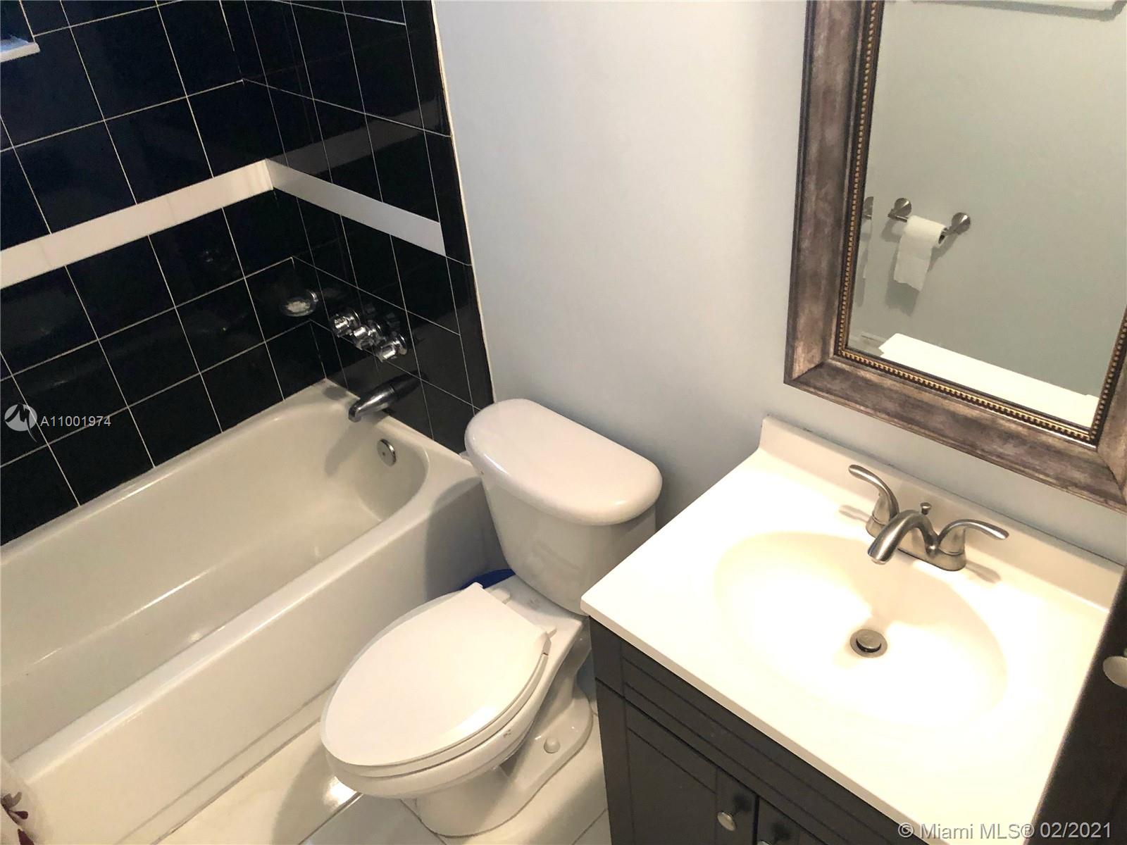 EAST LAKE TOWNHOMES PER D - Residential Lease