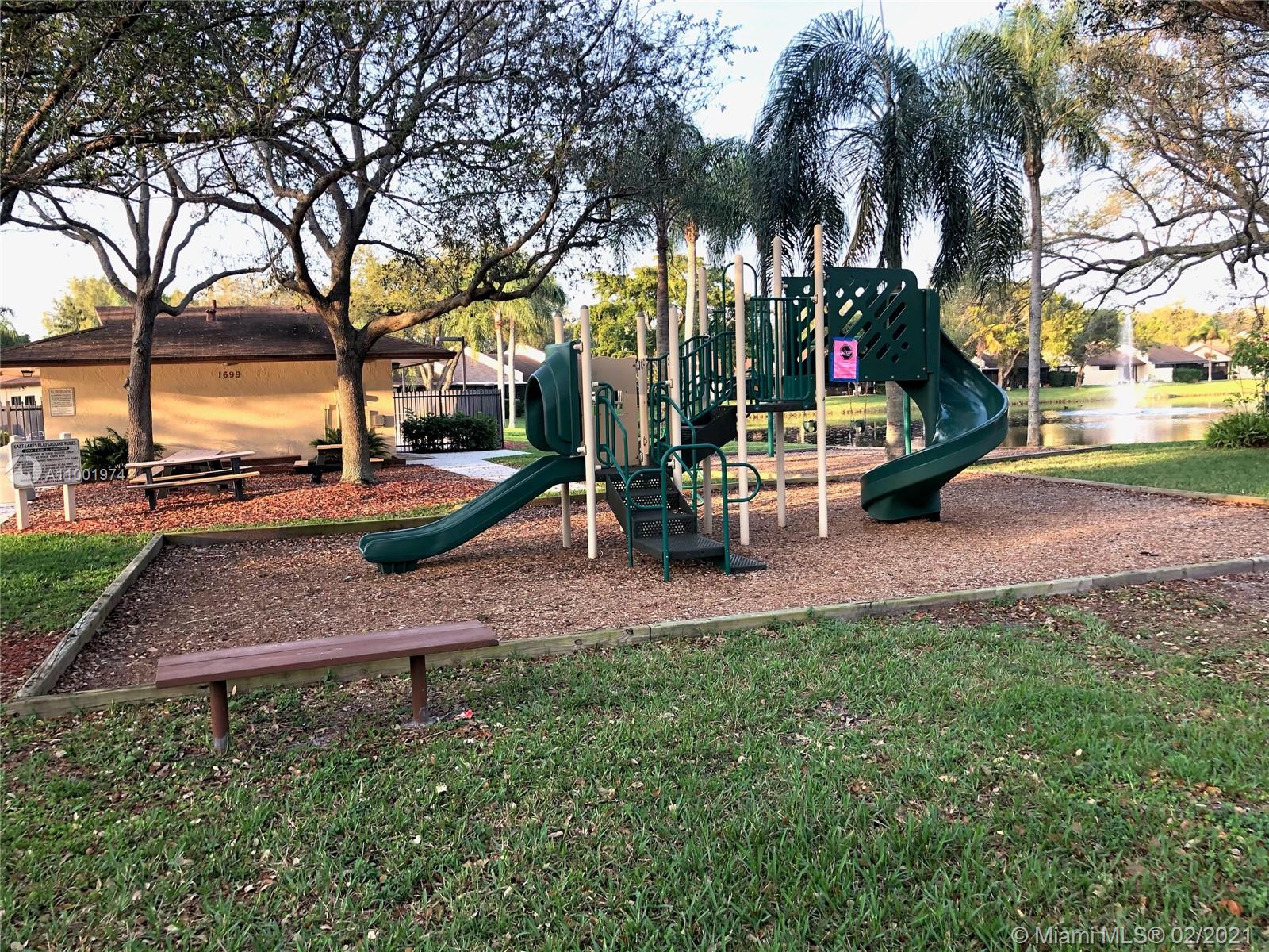 EAST LAKE TOWNHOMES PER D - Residential Lease