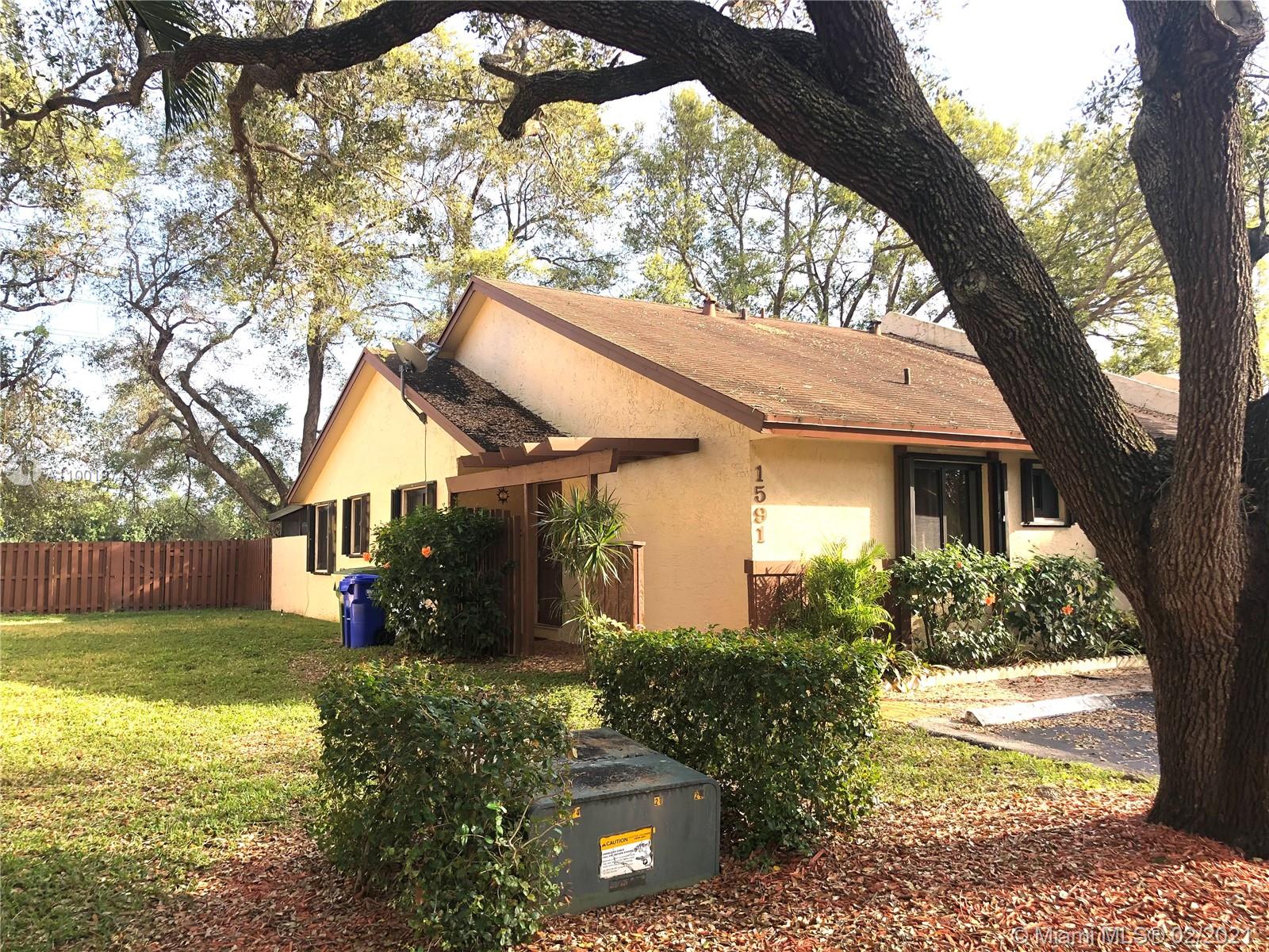 EAST LAKE TOWNHOMES PER D - Residential Lease