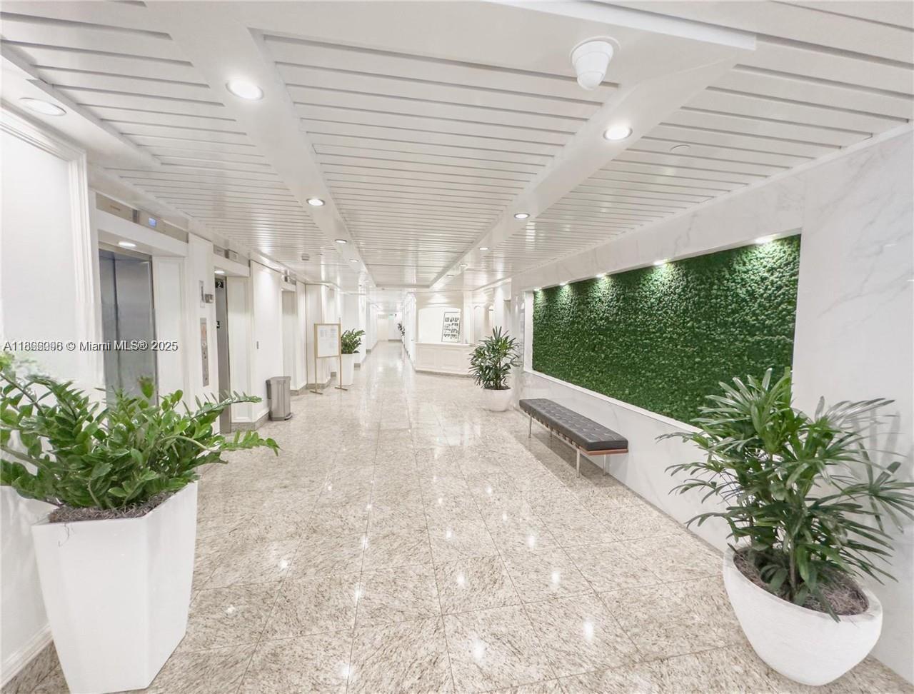 THE PALM BAY YACHT CLUB C - Residential