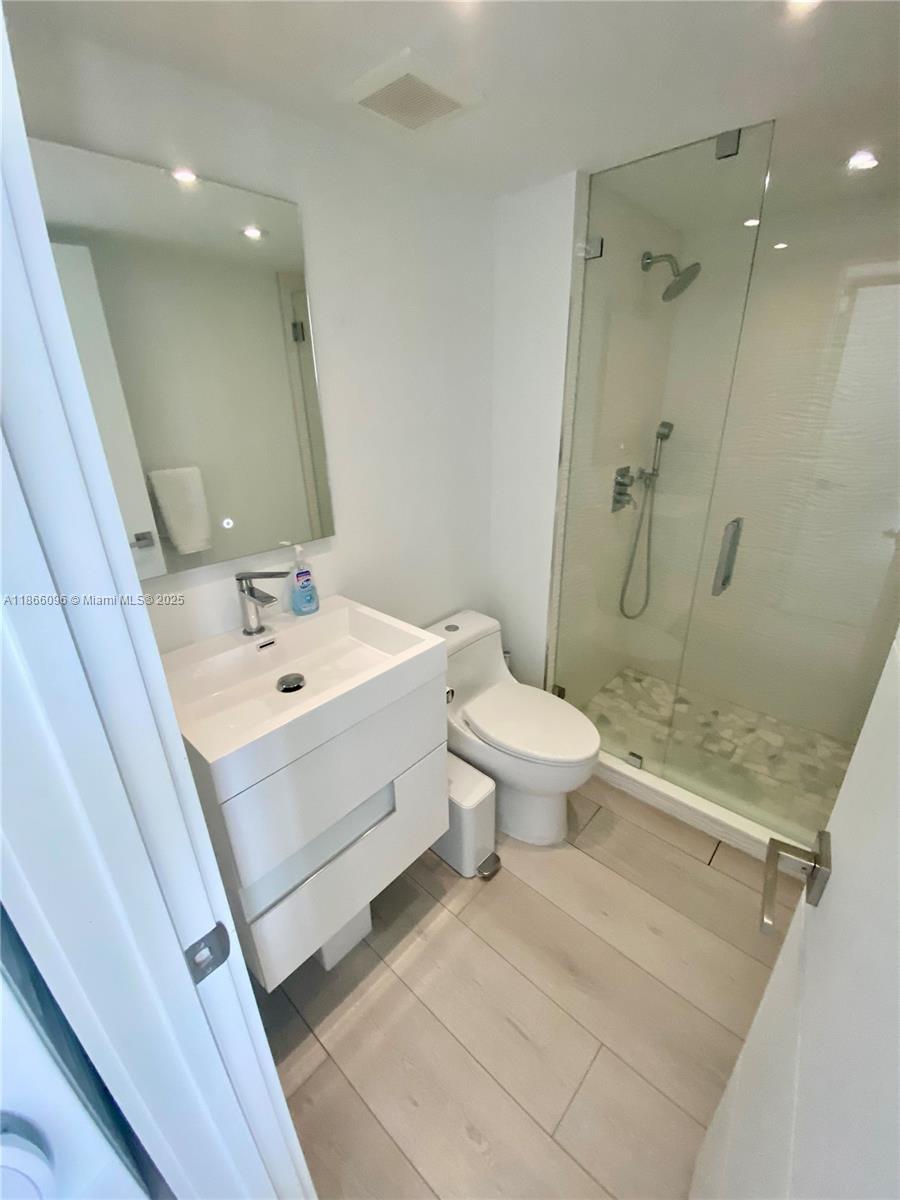 THE PALM BAY YACHT CLUB C - Residential