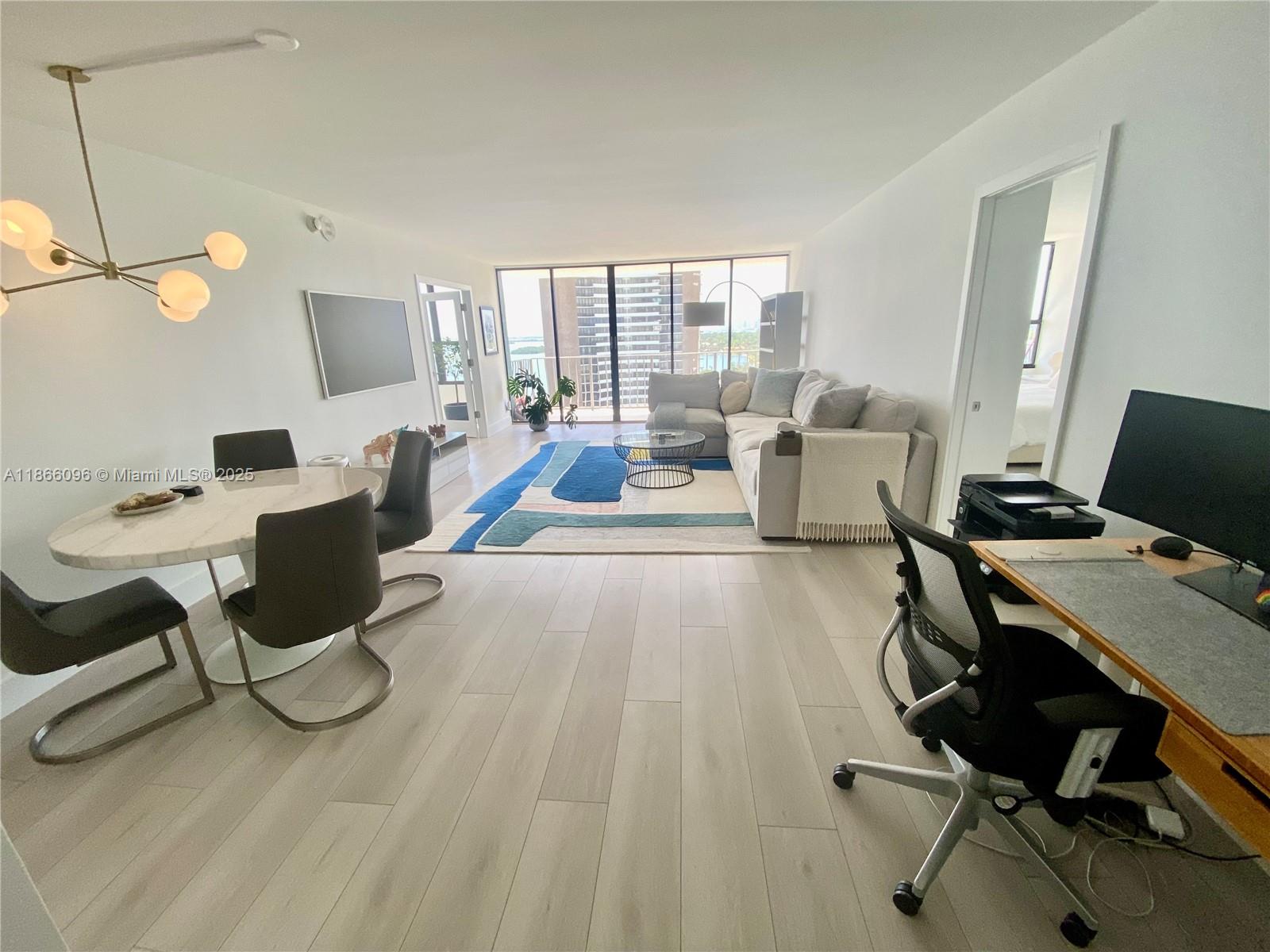 THE PALM BAY YACHT CLUB C - Residential