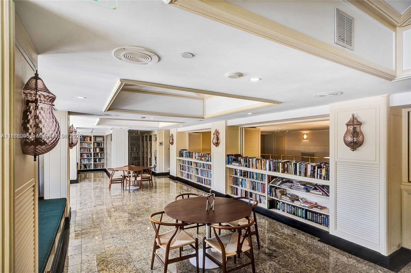 THE PALM BAY YACHT CLUB C - Residential