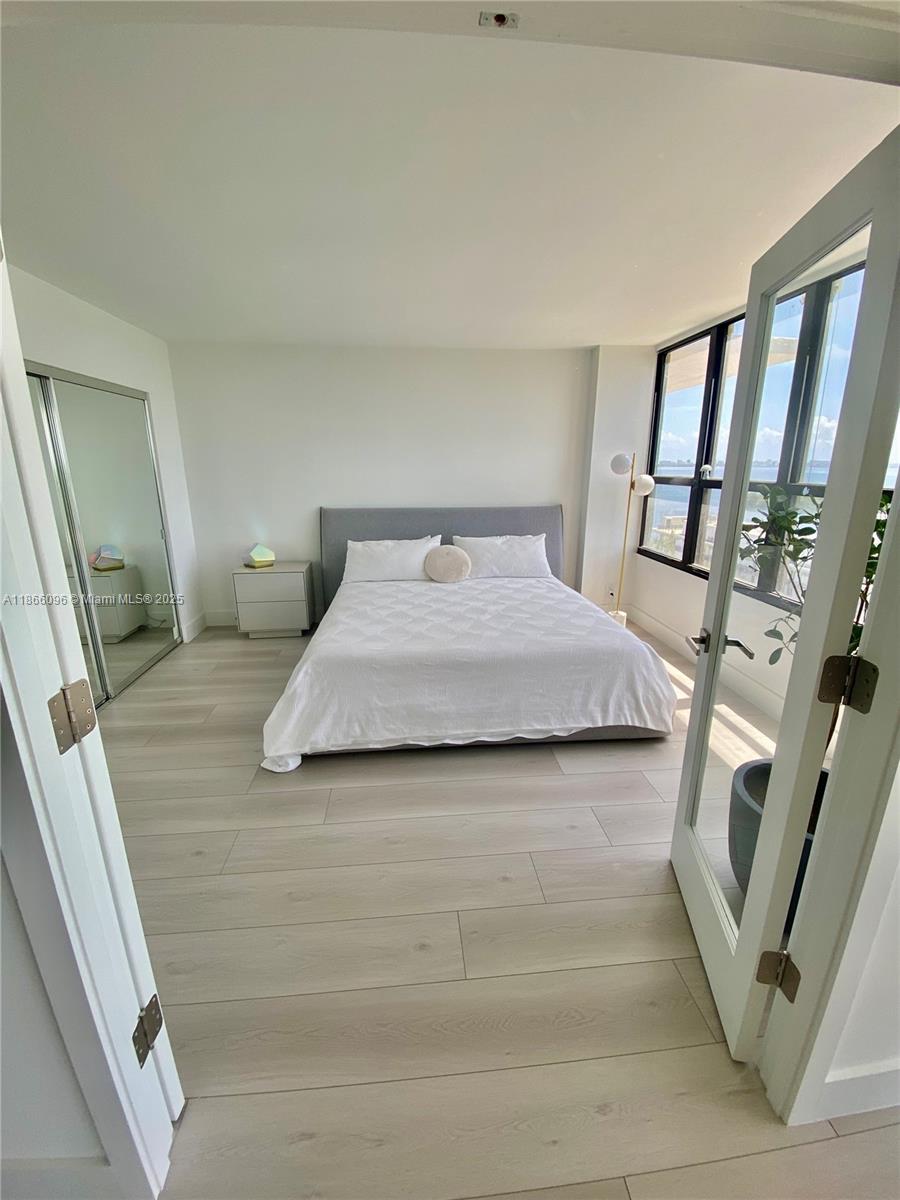 THE PALM BAY YACHT CLUB C - Residential