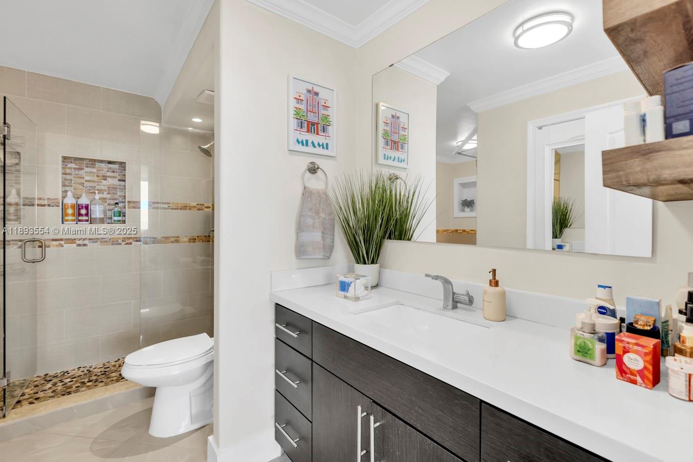 BURLEIGH HOUSE CONDO - Residential