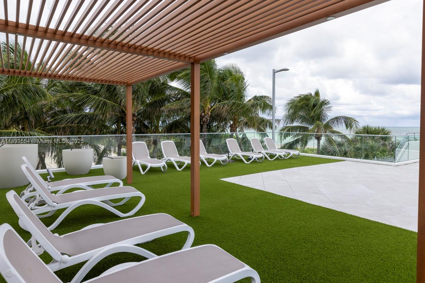BURLEIGH HOUSE CONDO - Residential