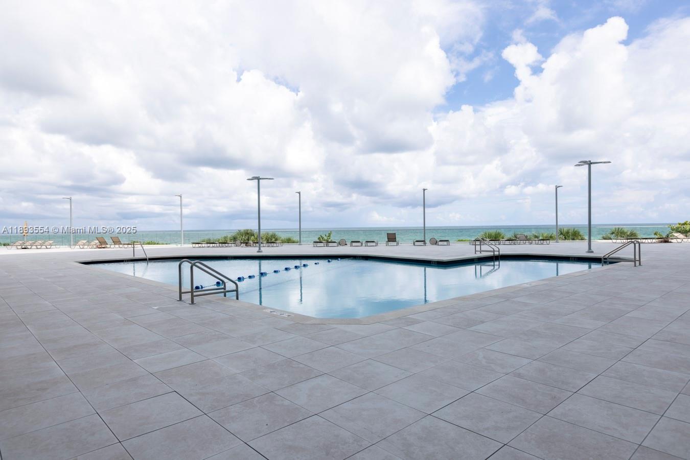 BURLEIGH HOUSE CONDO - Residential