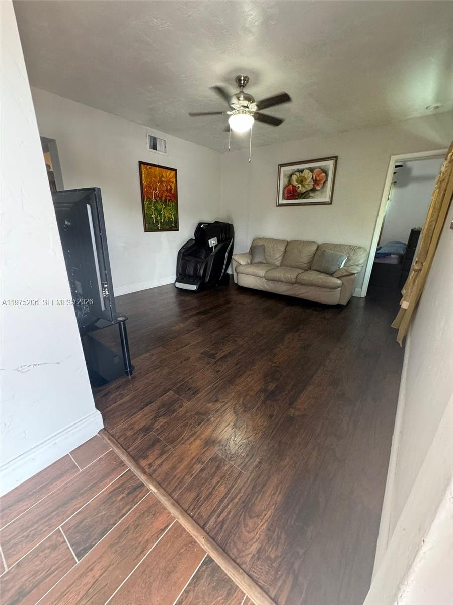 PARA VILLA HEIGHTS - Residential