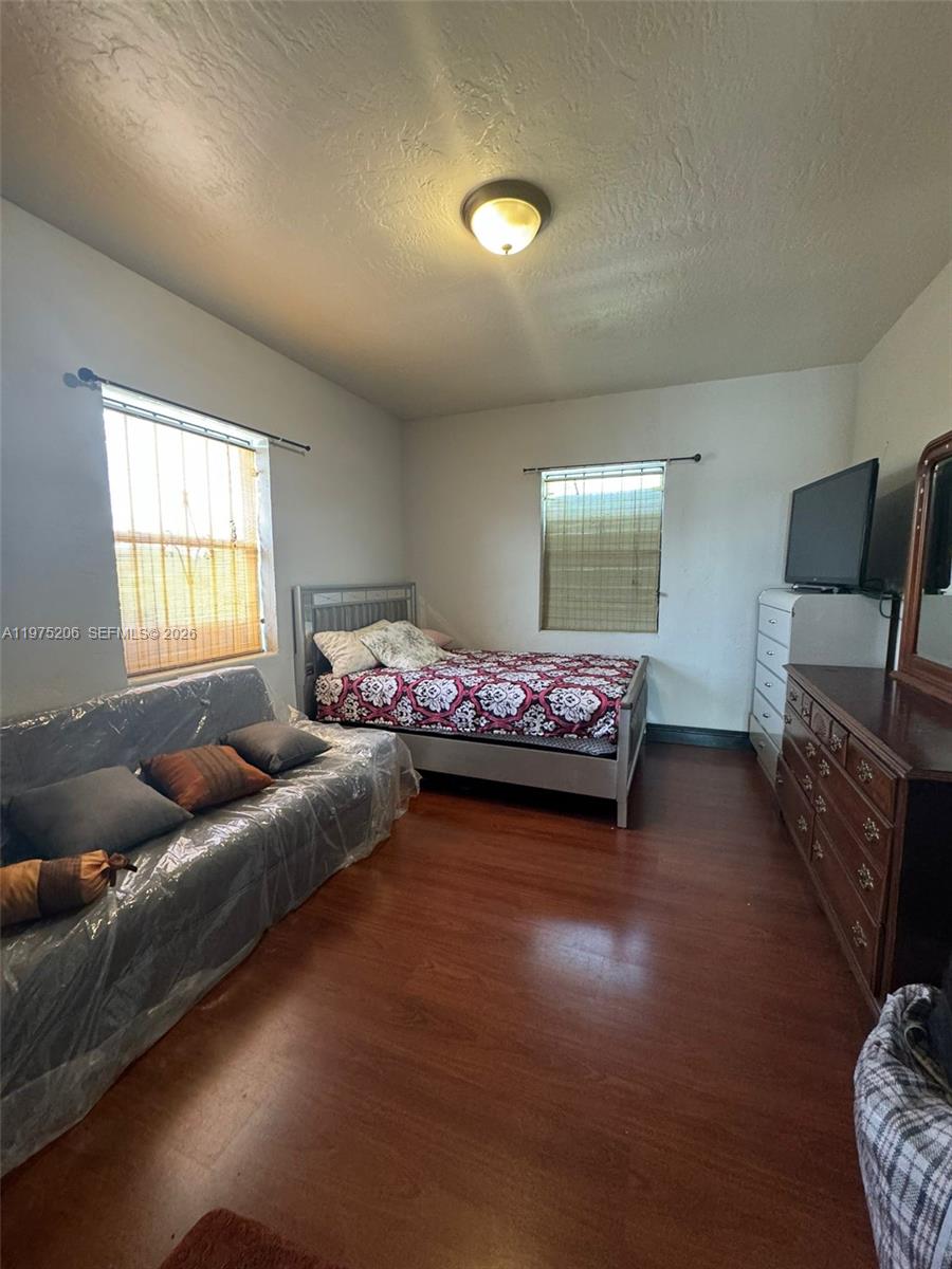 PARA VILLA HEIGHTS - Residential