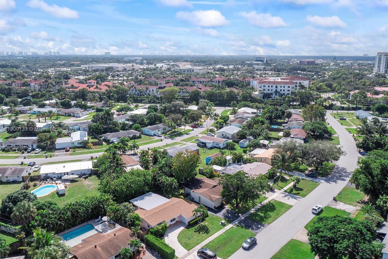 PALM BEACH CABANA COLONY - Residential