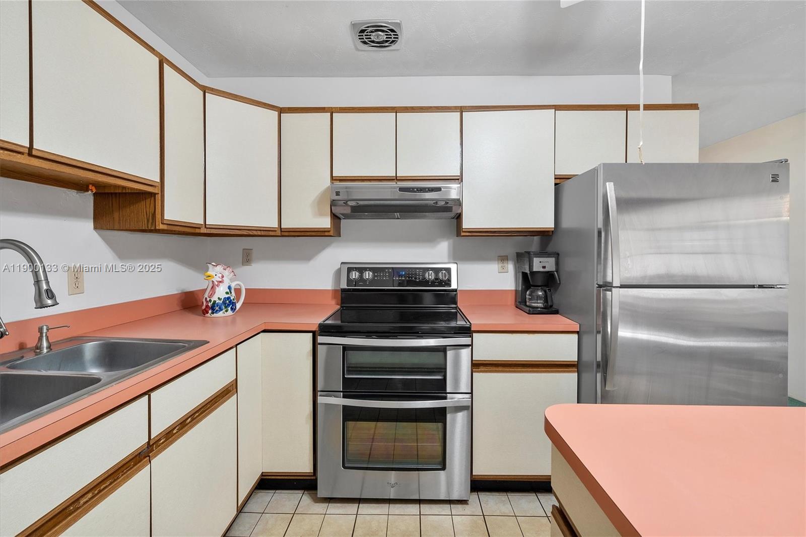 PALM BEACH CABANA COLONY - Residential