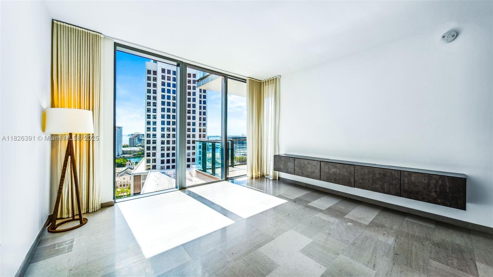 For Rent | 1 Bed / 1.5 Bath at Reach Brickell City Centre! Move-in ready modern unit with floor-to-ceiling windows, oversized balcony with city & bay views, sleek Italian kitchen, spa-like primary bath + guest half bath. Enjoy 5-star amenities: resort pool, fitness center, spa, concierge + direct access to Brickell City Centre shopping & dining. Available now — easy to show!