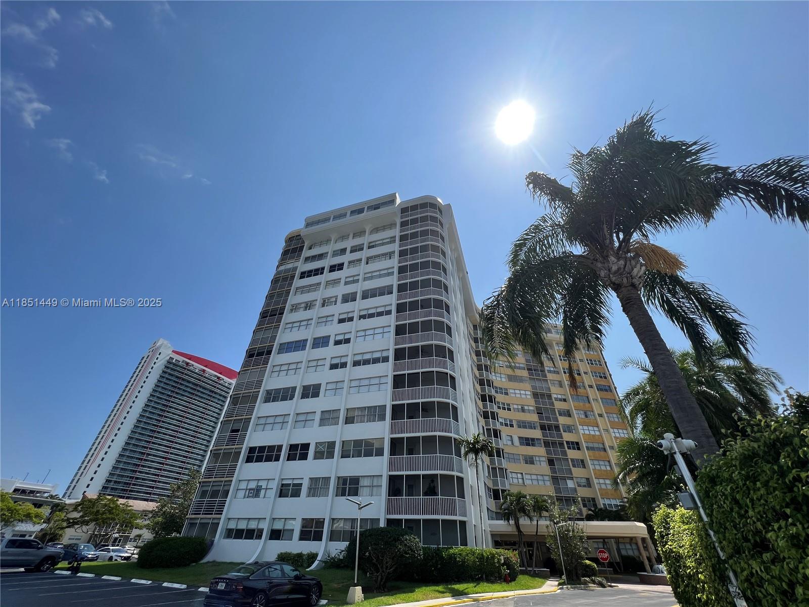 Available immediately. Lake Point Tower offers premium amenities typically found in pricier buildings. Enjoy convenient features like parking, security, gym, bike storage, pool, BBQ, party room w/ a kitchen, on-site mgmt & maintenance, interior hallways, laundry facilities on every floor.
Unit 1401 is an EXCEPTIONALLY LARGE furnished residence, boasting generous closet space, king-size bed, an ensuite primary bedroom, & an additional half bath. Eat-in kitchen comes with new appliances & a fresh coat of paint. Step out onto the screened-in porch and be captivated by the stunning water views
The landlords are attentive and responsive, ensuring a seamless experience. Begin your lease at your convenience as soon as your plans allow. Ask about the move in special.
